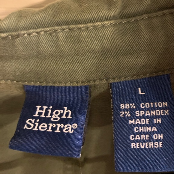 **SOLD** High Sierra lady’s jacket - Picture 4 of 7
